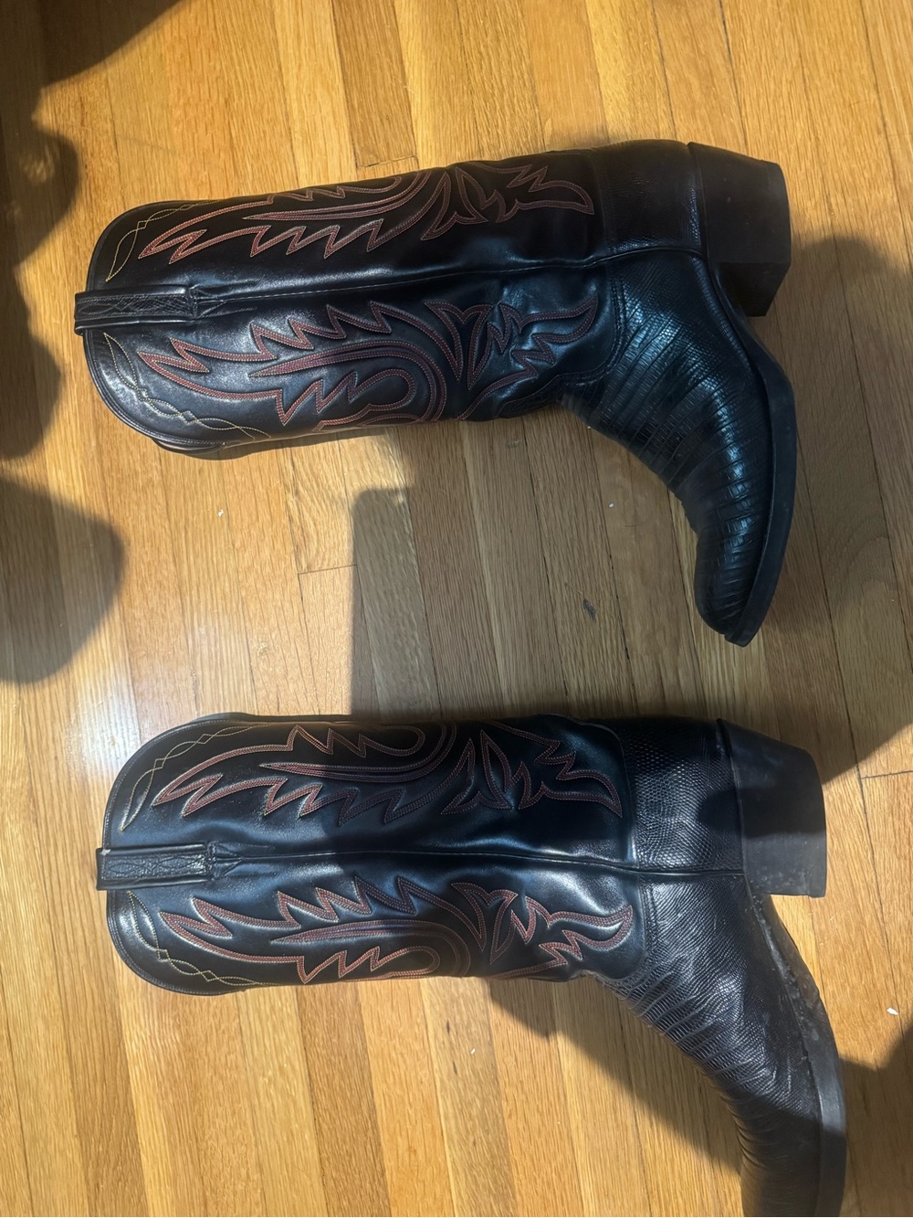 Lucchese men Black Leather Western Cowboy Boots with Burgundy Stitching size 7.5